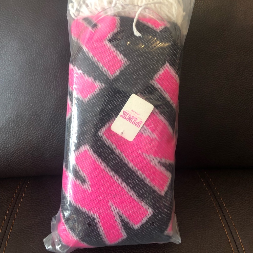 Pink scute scarf!